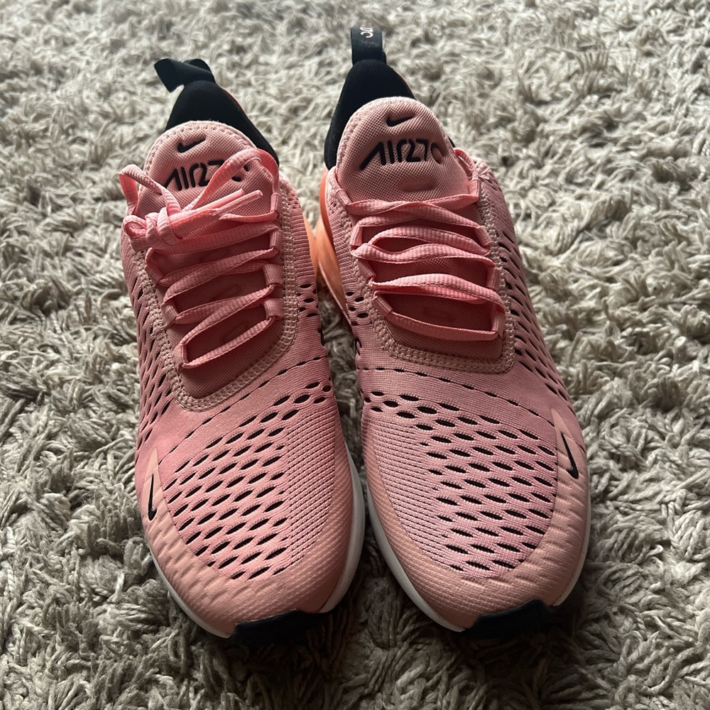 Nike 270 shoes - Picture 3 of 4
